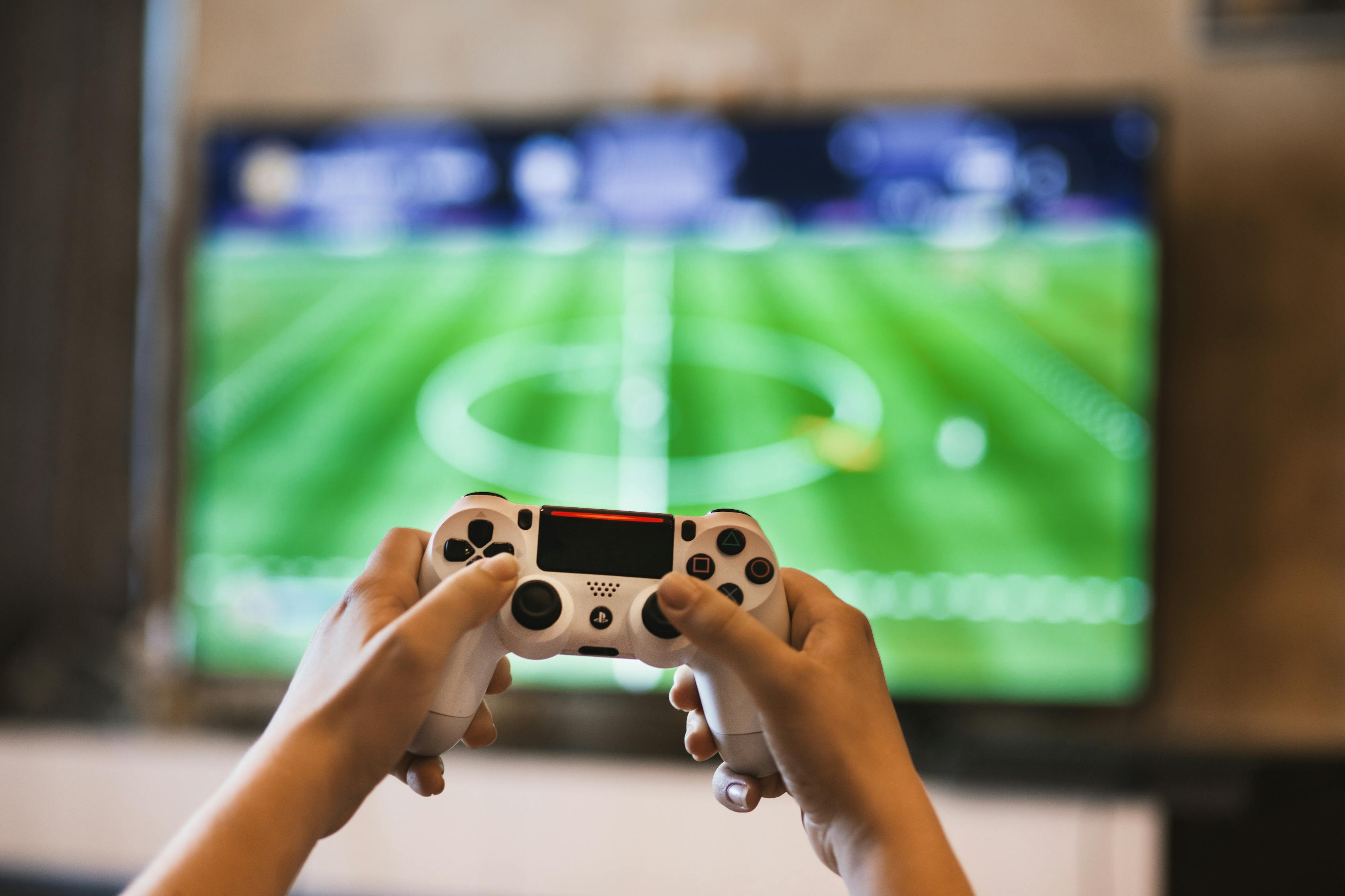 FIFA Online 3安卓最新版游戏介绍与体验，玩转足球世界！